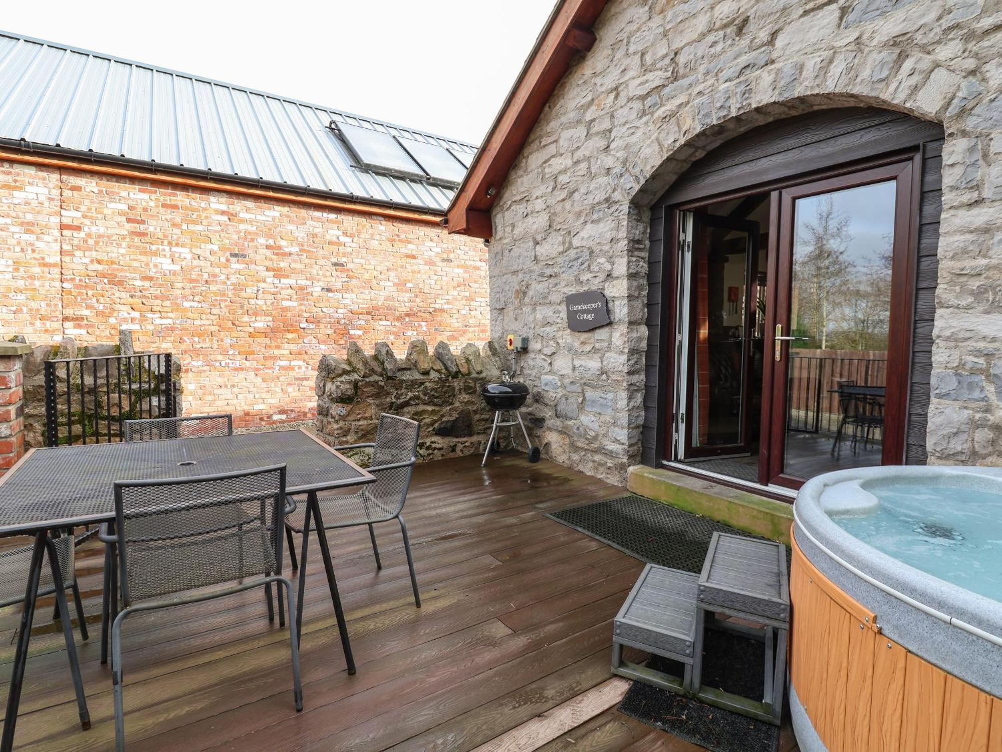 Gamekeepers Cottage St Asaph Exterior photo